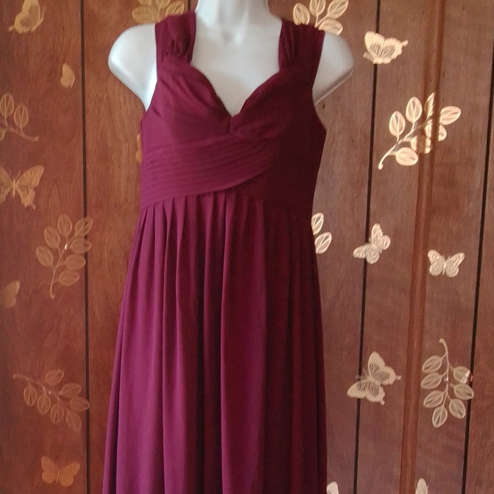 Lulus burgundy maxi dress size M